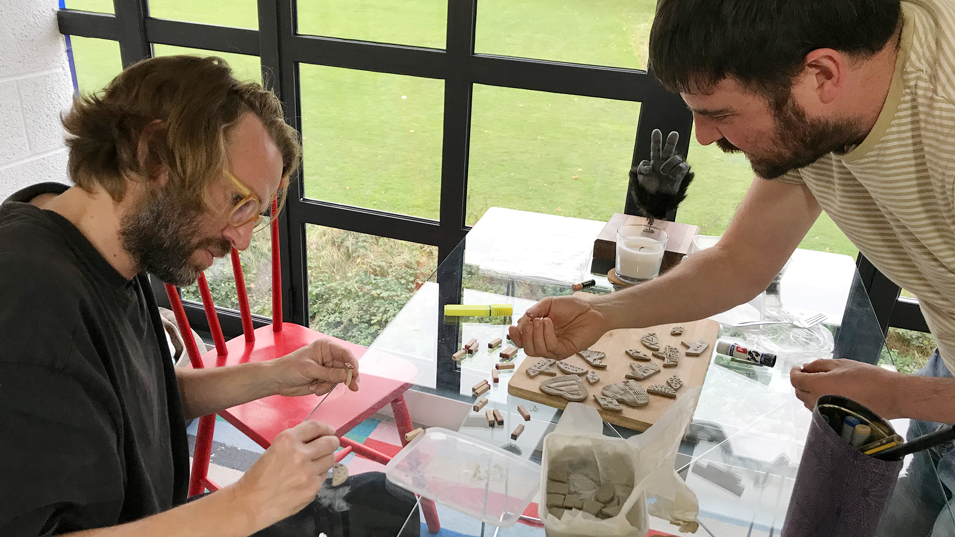 Decorating Tiles for friend of Kong, Maud Milton